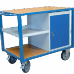Servante établi équipée, demi plateau tôle + 1 bloc porte, 500 kg