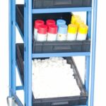 Servante à 3 plateaux inclinables réglables en hauteur avec 3 bacs, 200 kg
